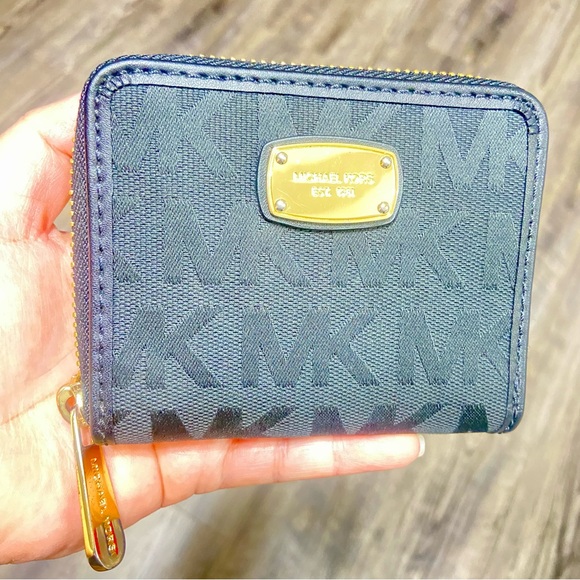 Michael Kors Jet Set Bi-fold Zip Around Black Wallet Coin Black MK Monogram - Picture 11 of 16